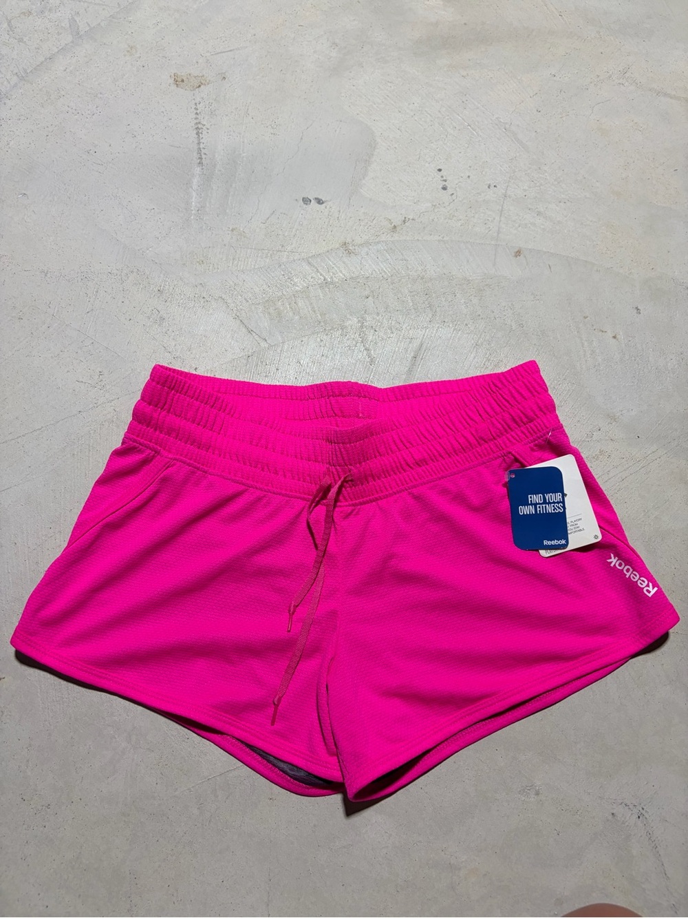 Reebok Women's mesh Pink Athletic Shorts medium